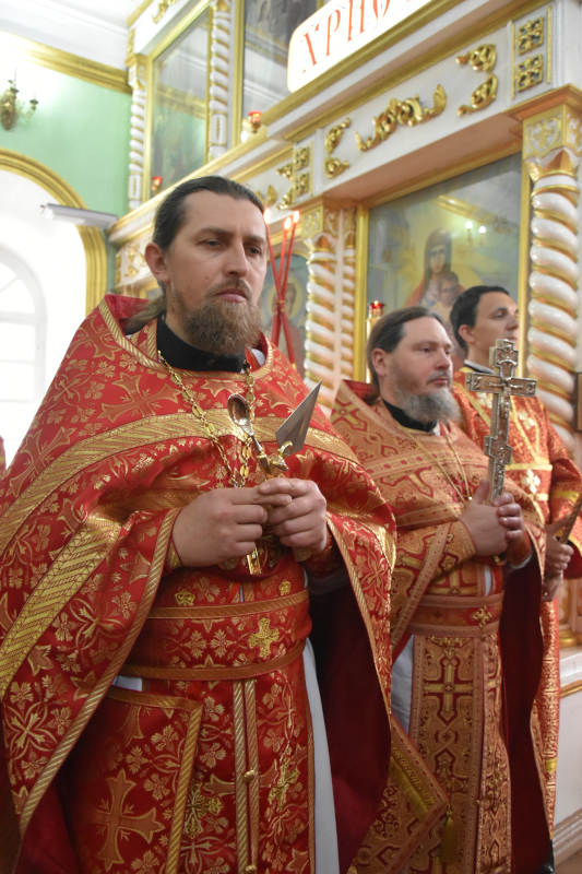 Первая Литургия в соборе святых первоверховных апостолов Петра и Павла правящего архипастыря